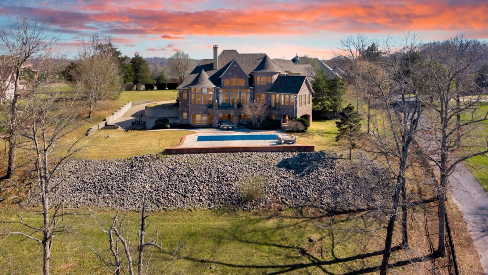 LUXURY HOME